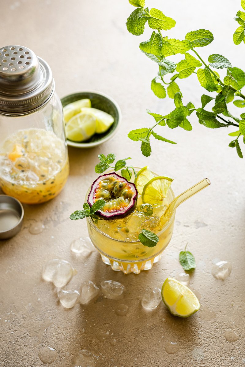 cocktail passion fruit - Chiara Gavioli Food Photography & Styling